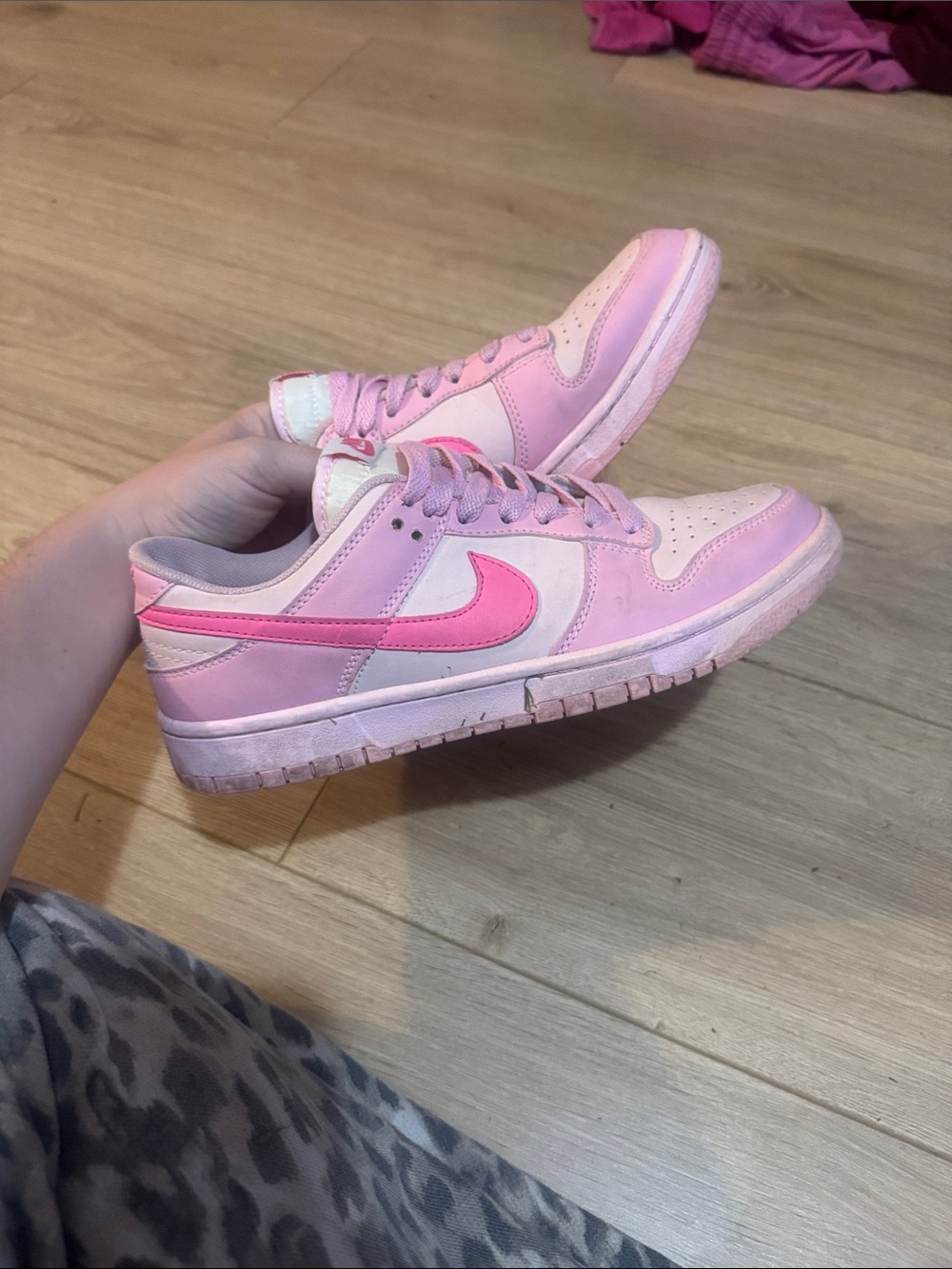 Nike Low-Top Sneakers in Light Pink and Hot Pink - Picture 3 of 3